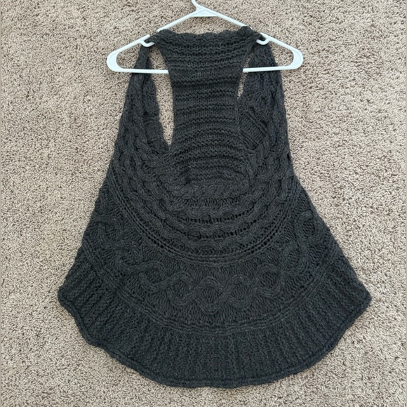 Hazel Cable Knit Vest - Picture 4 of 4